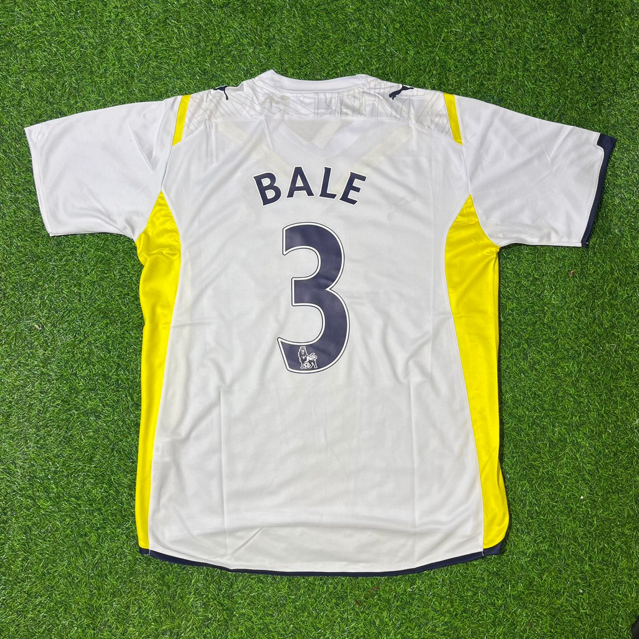 Gareth Bale Tottenham 2009 2010 White Retro Football Jersey Kit