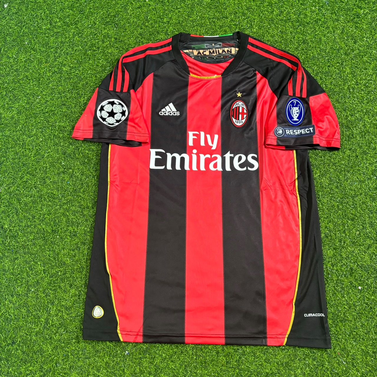Gennaro Gattuso 8 - Milan 2010/2011 Home Retro Football Jersey