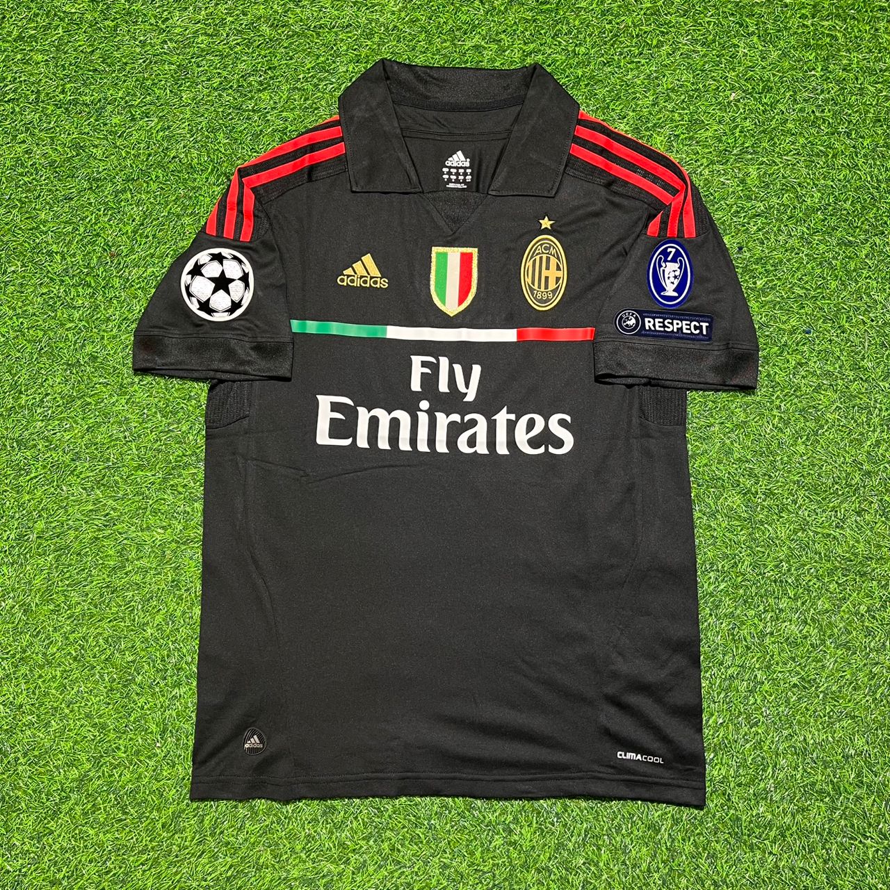 Gennaro Gattuso 8 - Milan Third Kit 2011/12 Retro Football Jersey Kit
