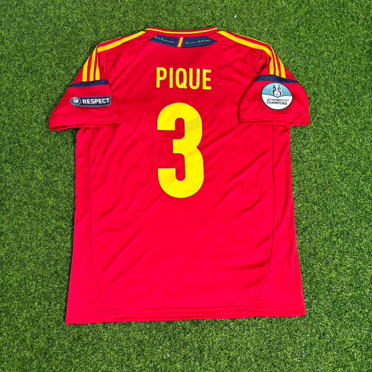 Spain EURO 2012 Gerard Pique Final Retro Football Jersey Kit
