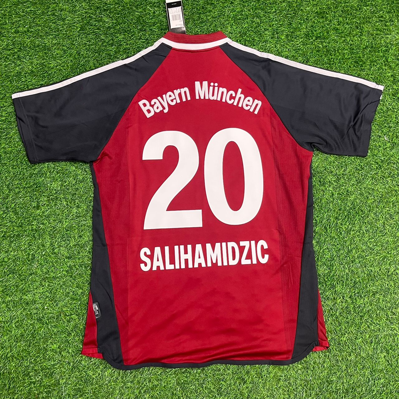 Hasan Salihamidžić Bayern Munich 2001/2002 Red Retro Football Jersey Kit
