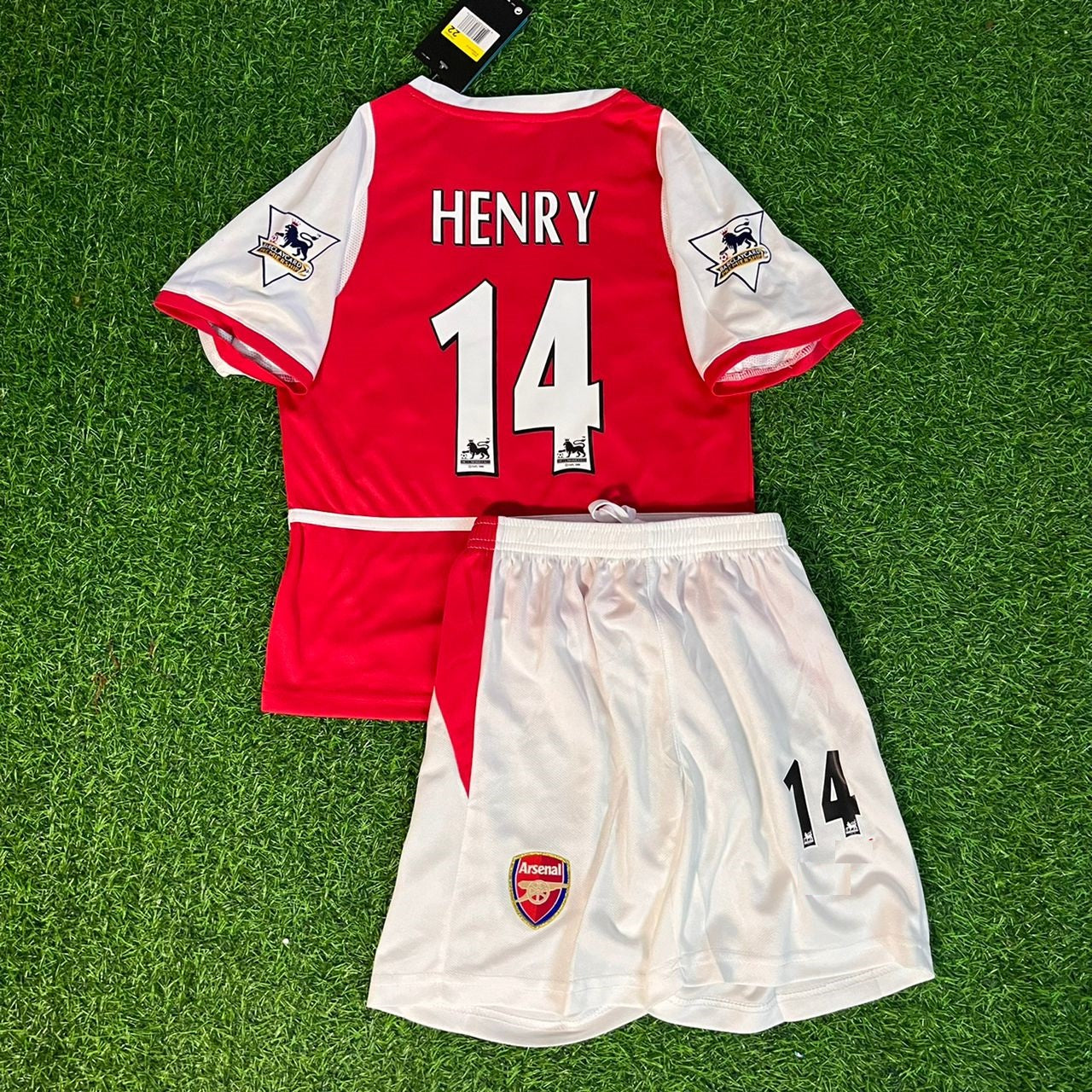 Thierry Henry Arsenal 2002/04 Home Kids Kit Football Jersey Kit for Children