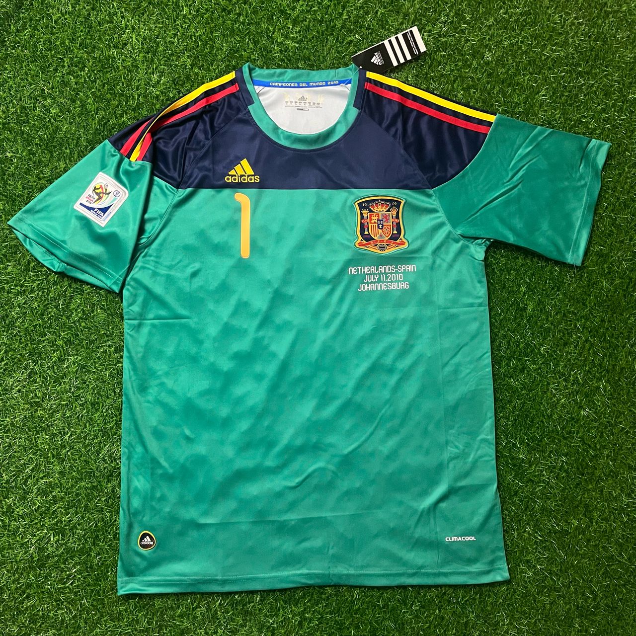 Spain World Cup 2010 Iker Casillas Final Retro Goalkeeper Football Jersey Soccer