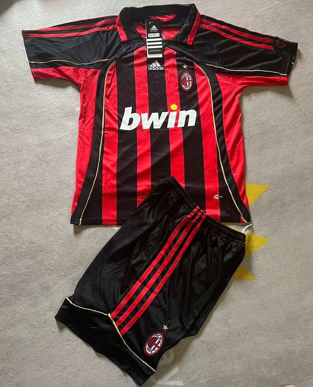 Ronaldo Nazario R9 El Fenomeno AC Milan 2007 Kids Children Home Retro Football Jersey