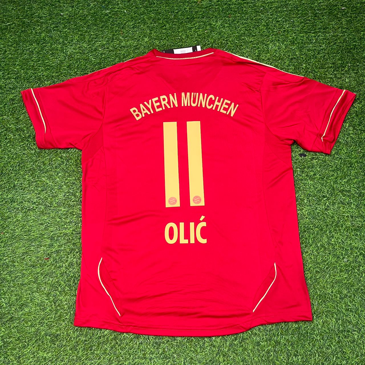 Ivica Olić #11 Bayern Munich 2011-2013 Football Jersey Kit