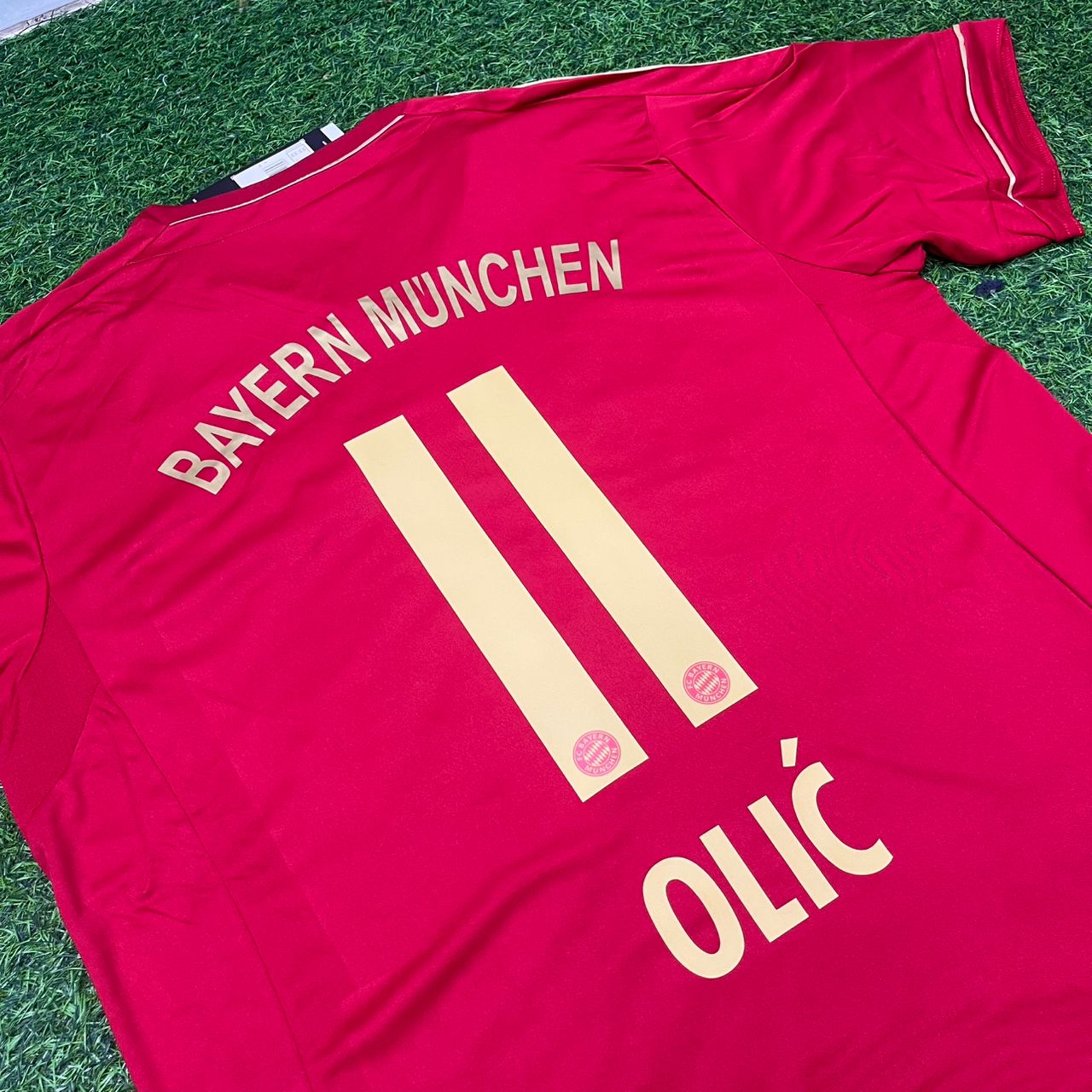 Ivica Olić #11 Bayern Munich 2011-2013 Football Jersey Kit