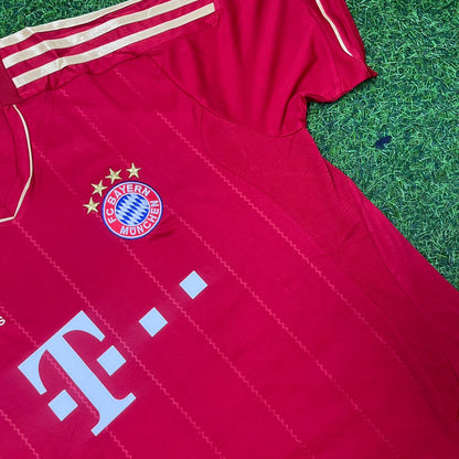 Ivica Olić #11 Bayern Munich 2011-2013 Football Jersey Kit