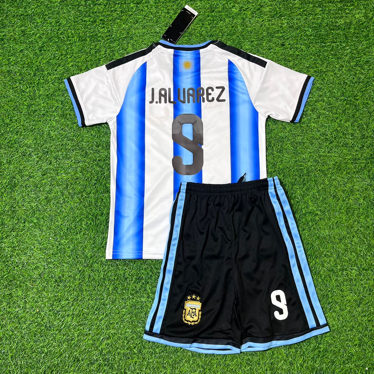 Julián Álvarez Argentina 2025/26 Kids Football Jersey Kit