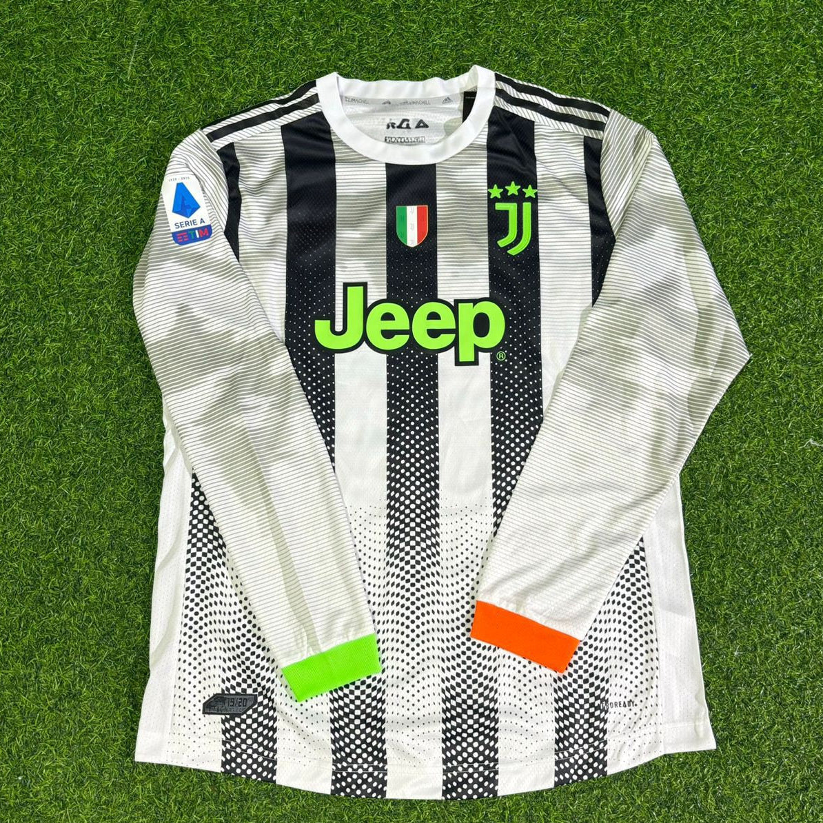 Juventus 2019-2020 Long Sleeve Retro Football Jersey Kit