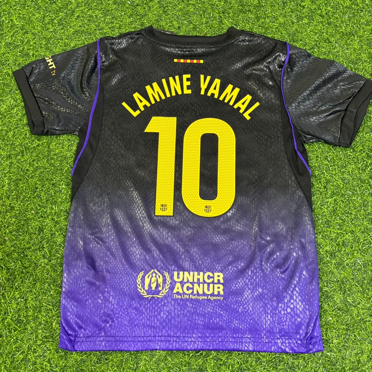Lamine Yamal #10 Barcelona Away Football Jersey