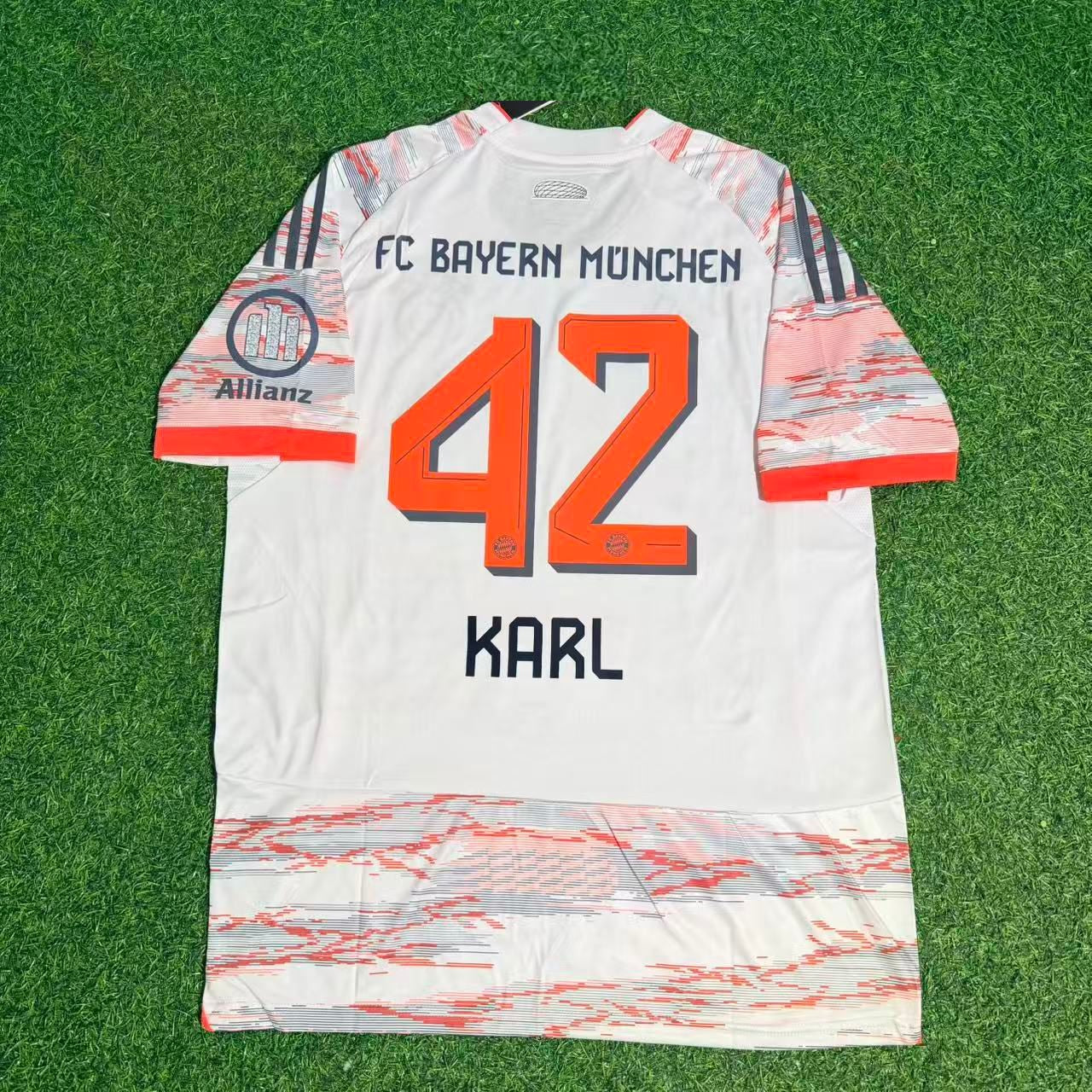 Lennart Karl Bayern München Away