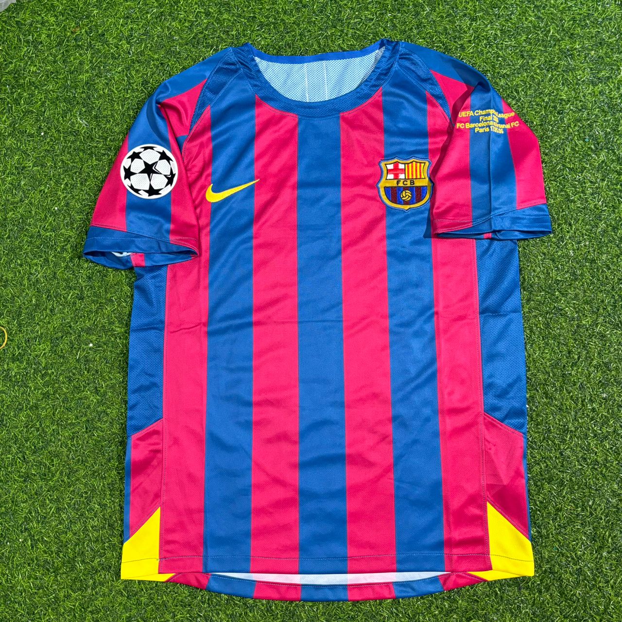 Ludovic Giuly Barcelona 2006 Final Retro Short Sleeve Football Jersey Kit