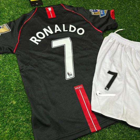 Cristiano Ronaldo Manchester United 07/08 Black Kids Kit Jersey for Children – | KinderTrikot | Maillot Enfant