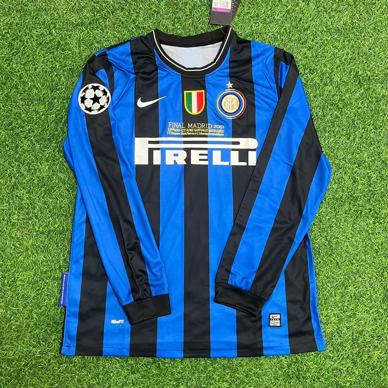 Mario Balotelli Inter Milan 2010 Champions League Final Retro Football Jersey Collection