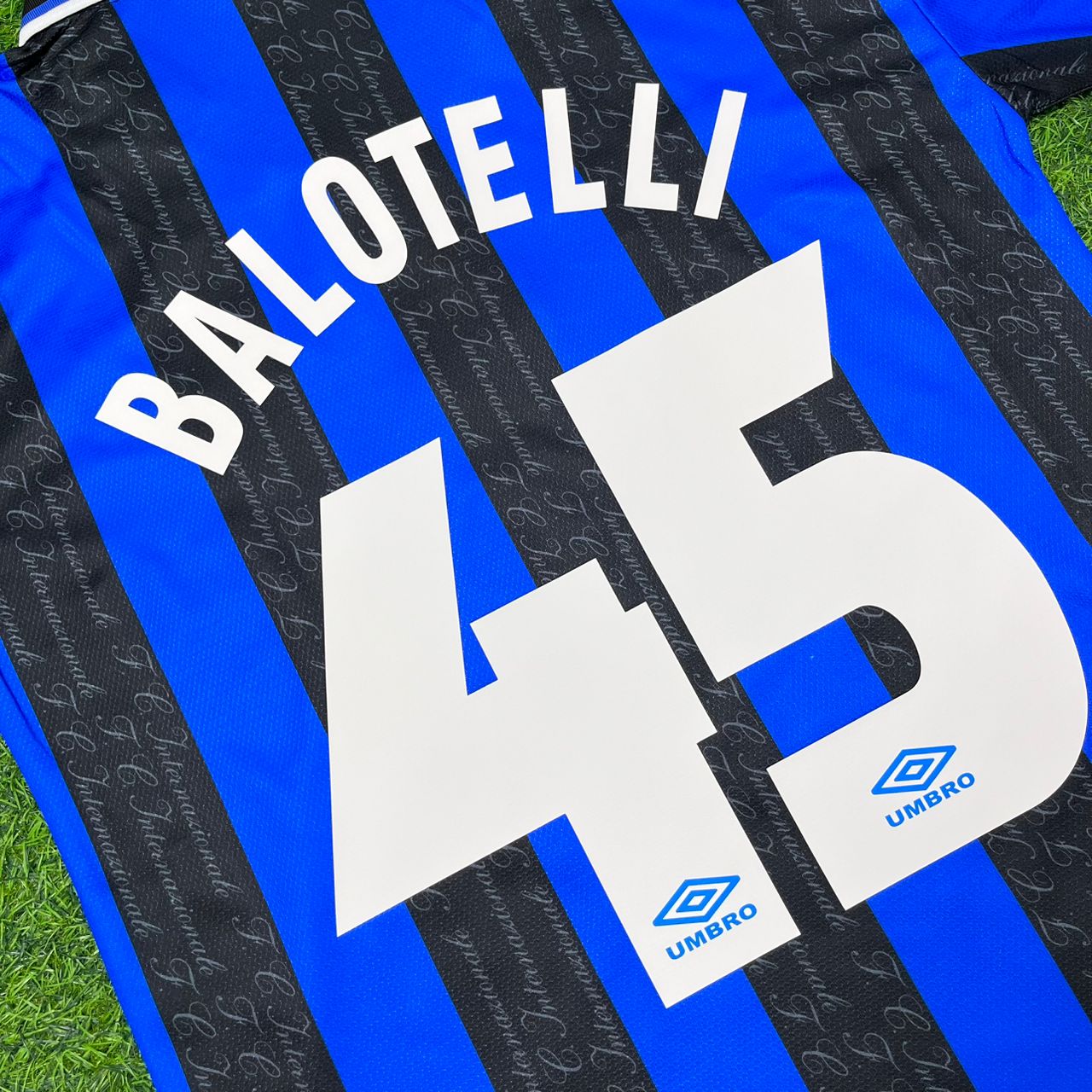 Mario Balotelli Inter Home Retro Football Jersey Kit
