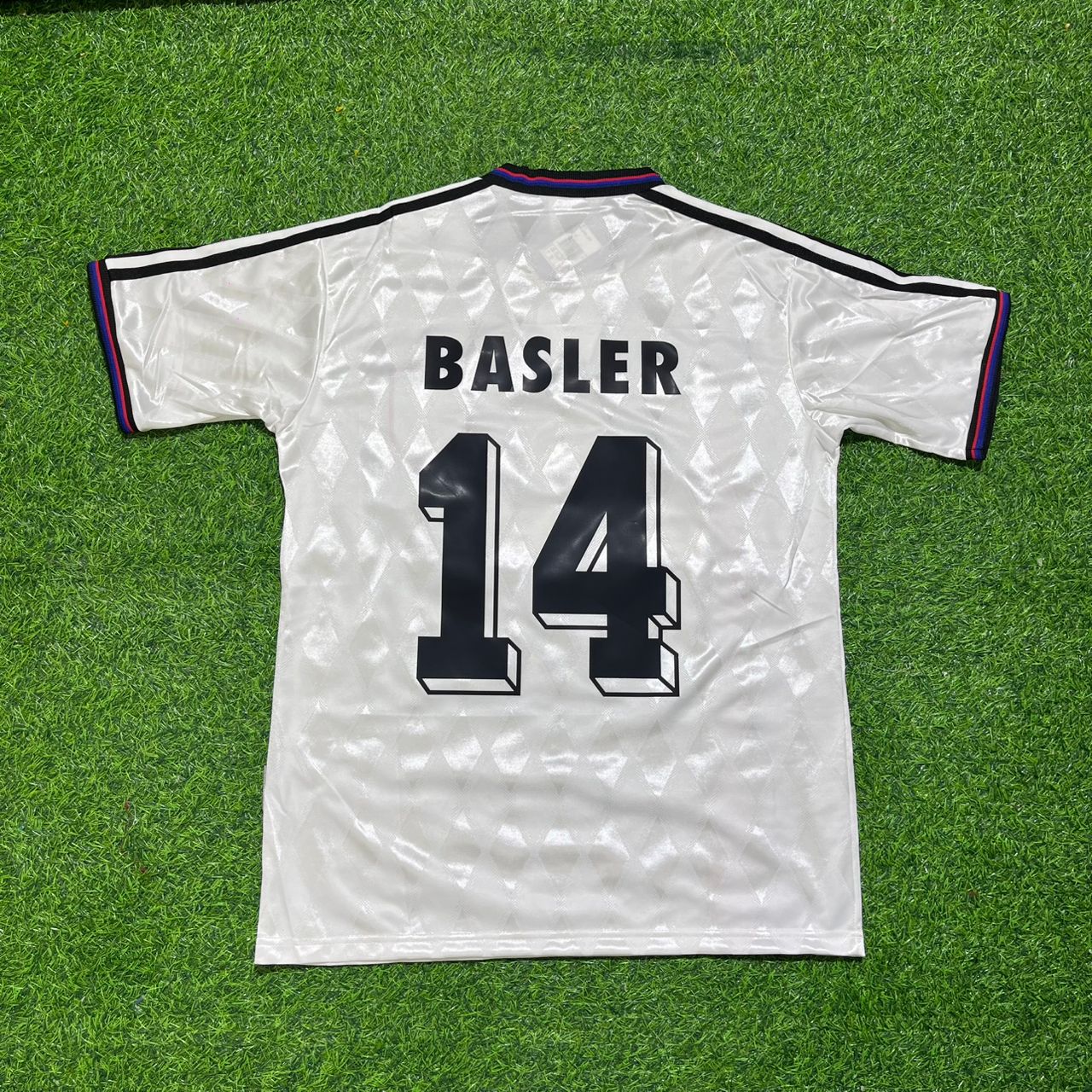 Mario Basler Bayern Munich 1997-1998 Away White Retro Football Jersey Collection