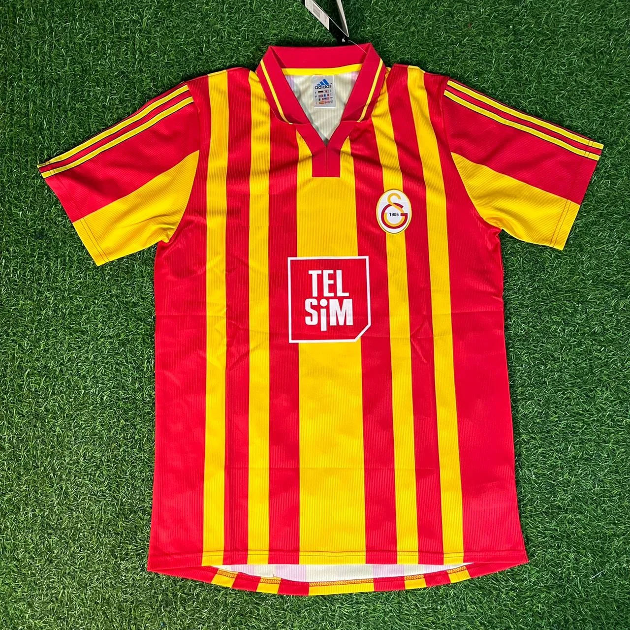 Galatasaray 2000 UEFA Super Kupa Final Retro Formasi Kit Jersey – | Trikot | Maillot