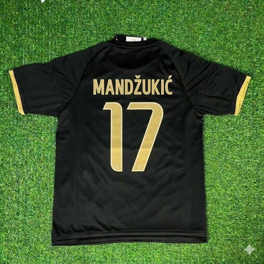 Mario Mandžukić 17- Juventus Retro Black Football Jersey Kit