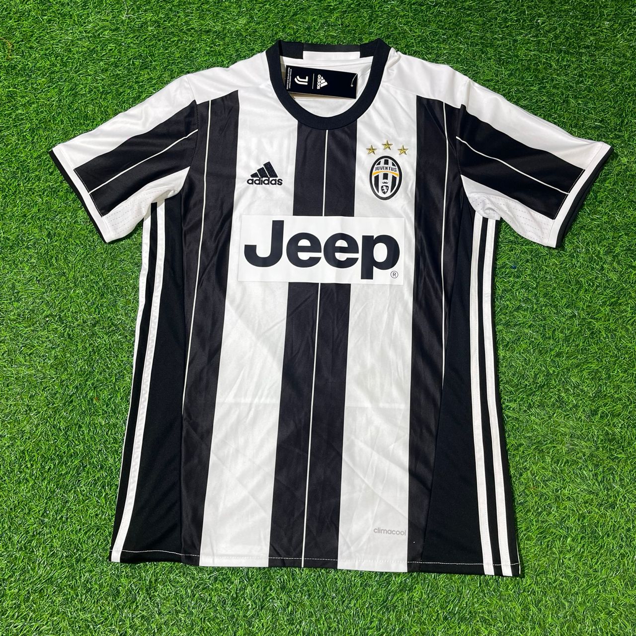 Mario Mandzukic Juventus 2016/17 Home Retro Football Jersey Collection