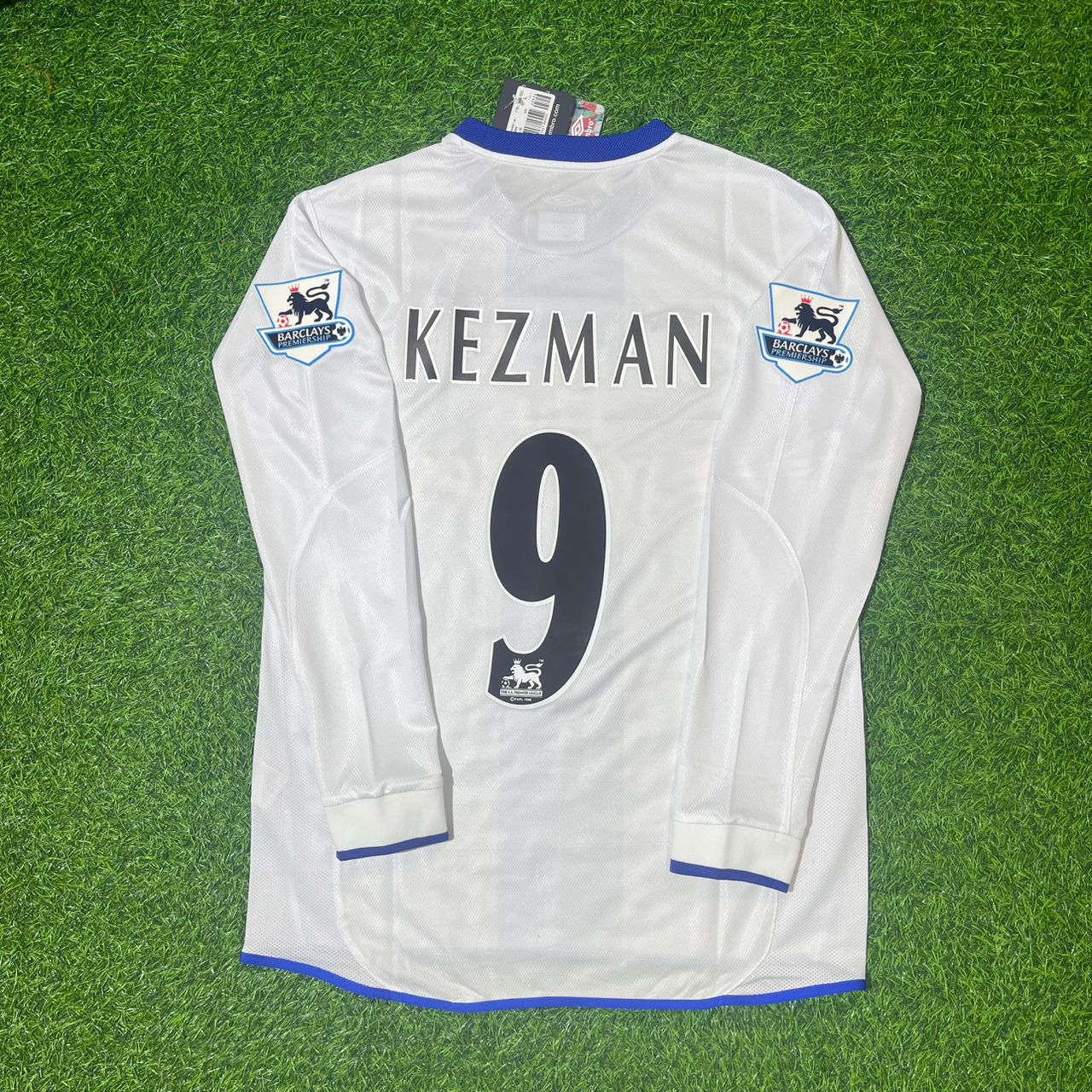 Mateja Kezman 9 Chelsea Away 2004 Retro White Long Sleeve Football Jersey Kit