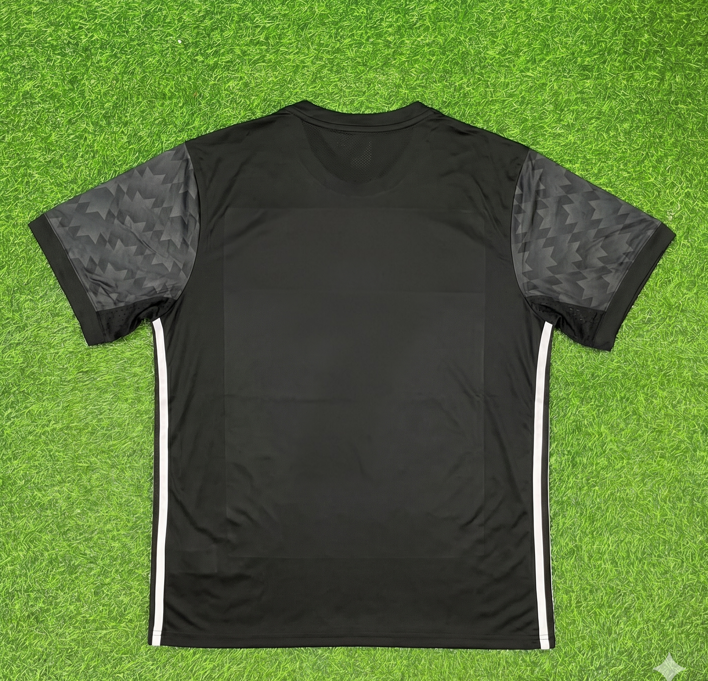 Manchester United 2017-2018 Black Retro Football Jersey Kit