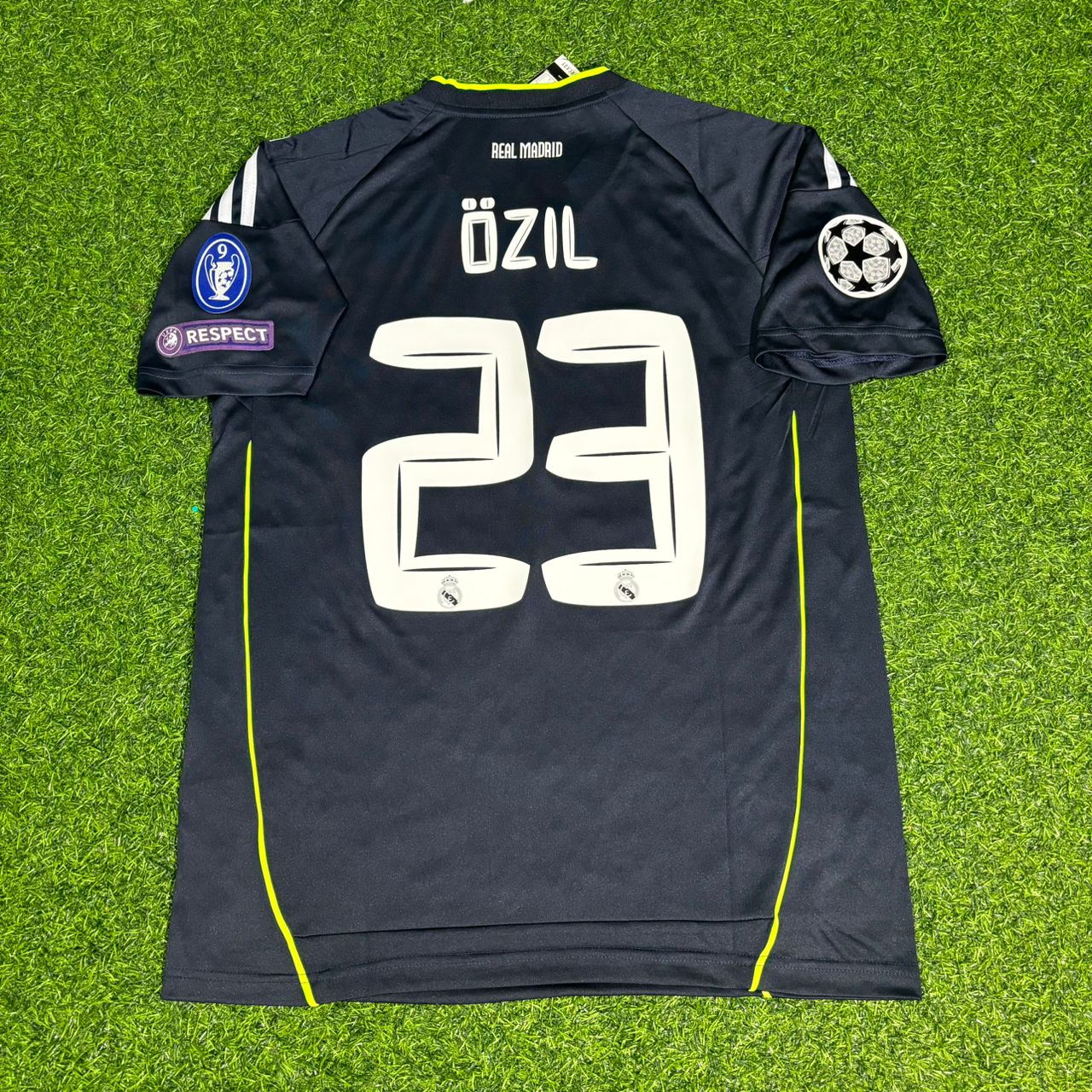 Mesut Özil 23- Real Madrid 2010 2011 Retro Jersey Trikot