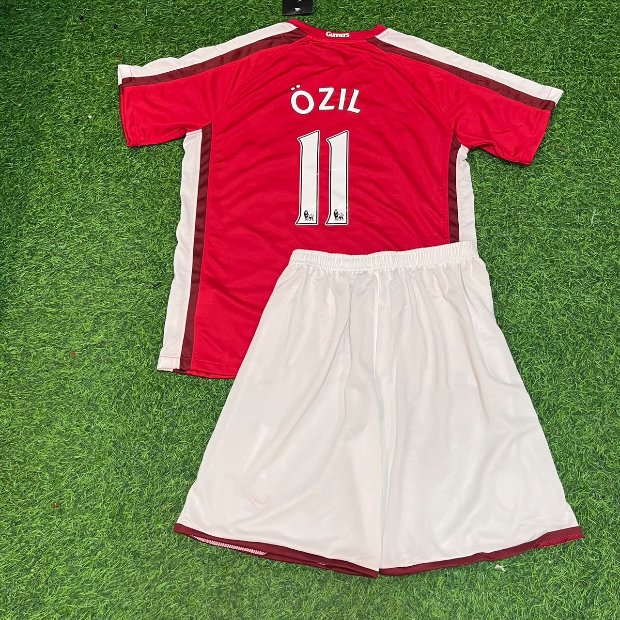 Mesut Özil Arsenal 2008/2010 Retro Kids Football Jersey Collection