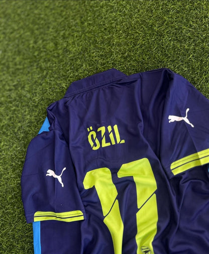 Mesut Ozil Arsenal Retro Football Jersey Kit