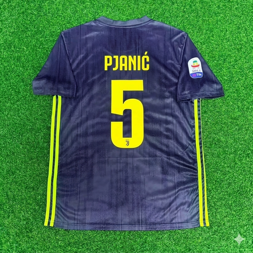 Miralem Pjanić #5 Juventus 2017-2018 Retro Home Football Jersey Kit