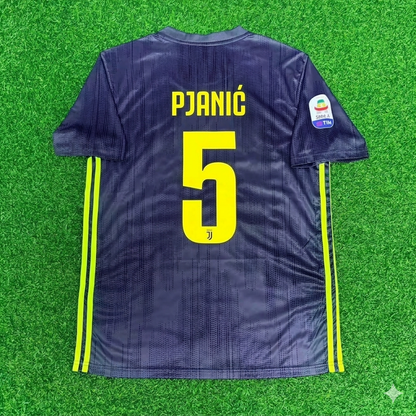 Miralem Pjanić #5 Juventus 2017-2018 Retro Home Football Jersey Kit