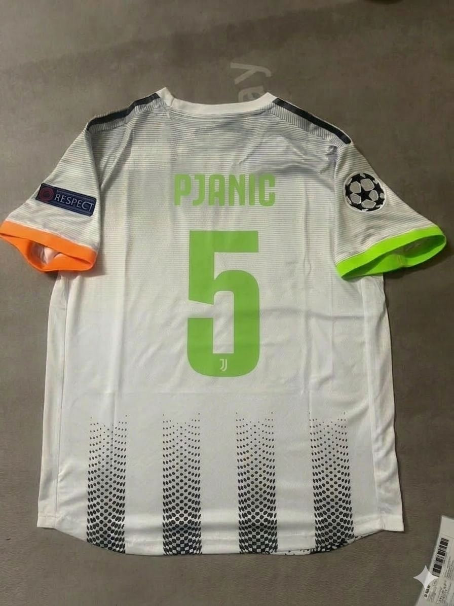 Miralem Pjanić 5 Juventus 2019/20 Home Football Jersey Retro Kit