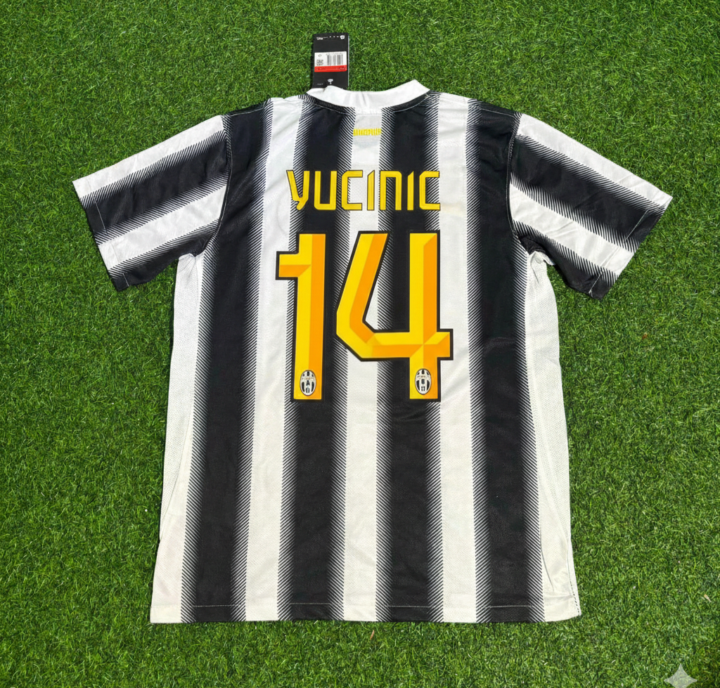Mirko Vucinic Juventus Home 2011 2012 Season Retro Football Jersey