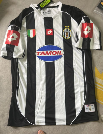 Juventus Retro Black 2001-2002 Season Football Jersey