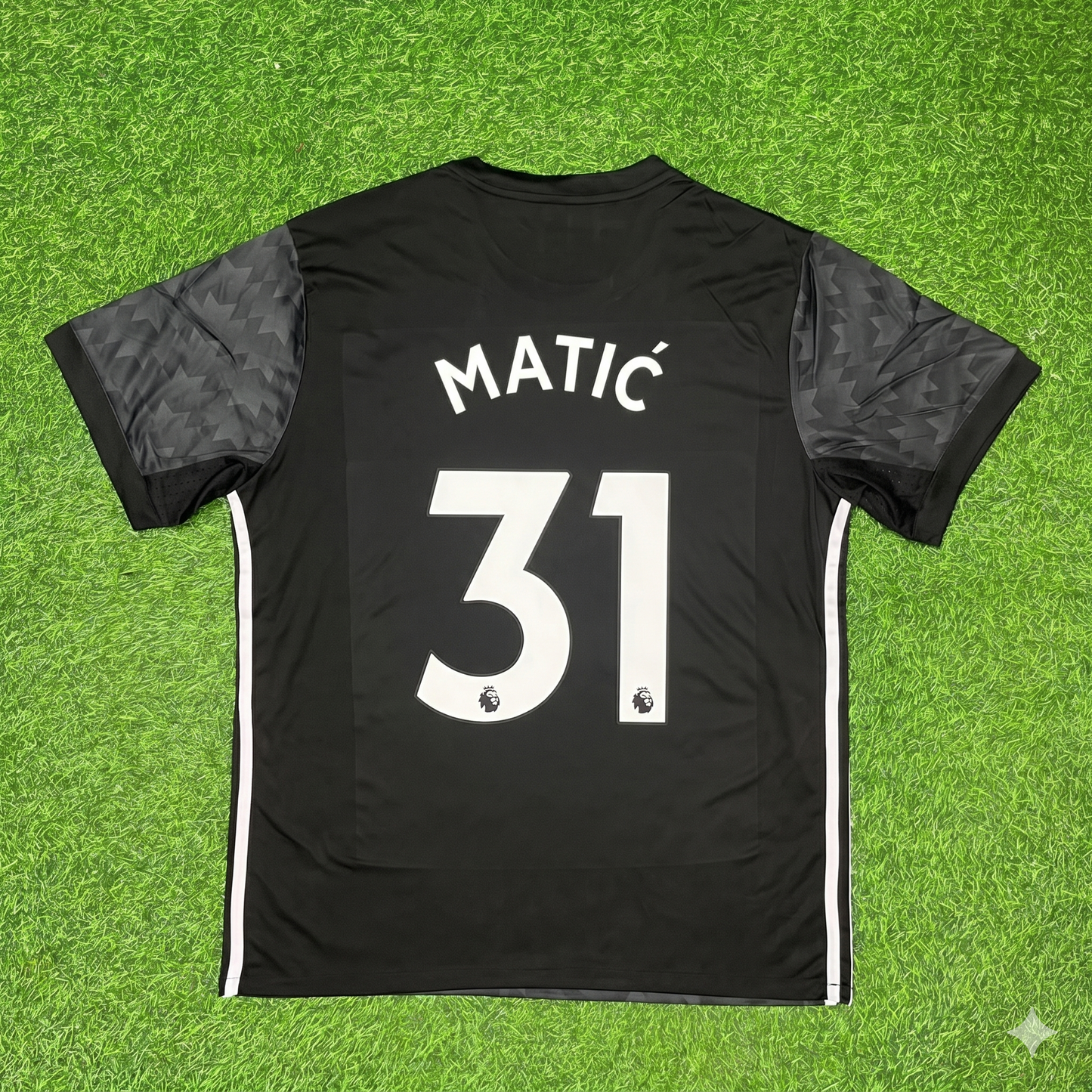 Nemanja Matic Manchester United 2017-2018 Black Retro Football Jersey Kit