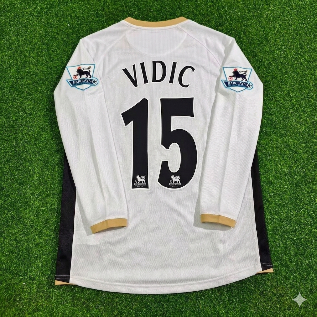 Nemanja Vidić #15 Manchester United 2006-2007 White Retro Long Sleeve Football Jersey Kit