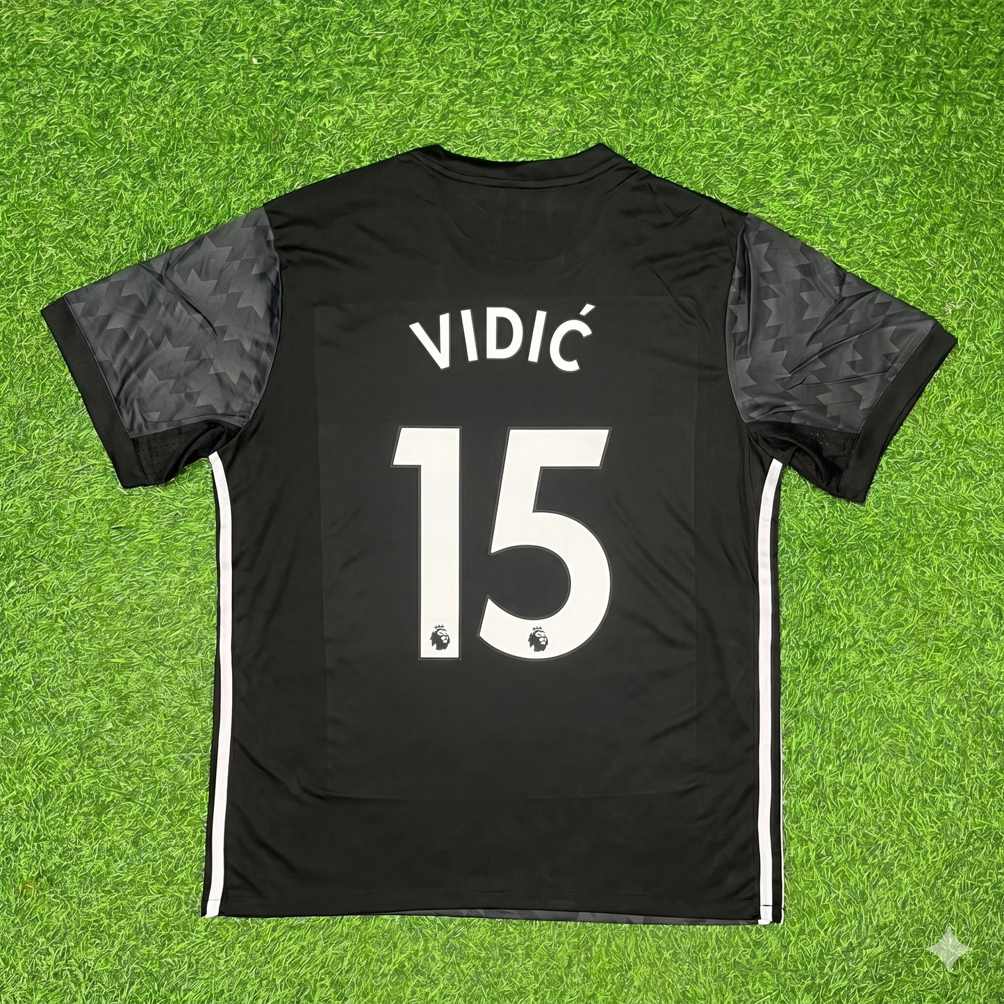Nemanja Vidic Manchester United Black Retro Football Jersey Kit