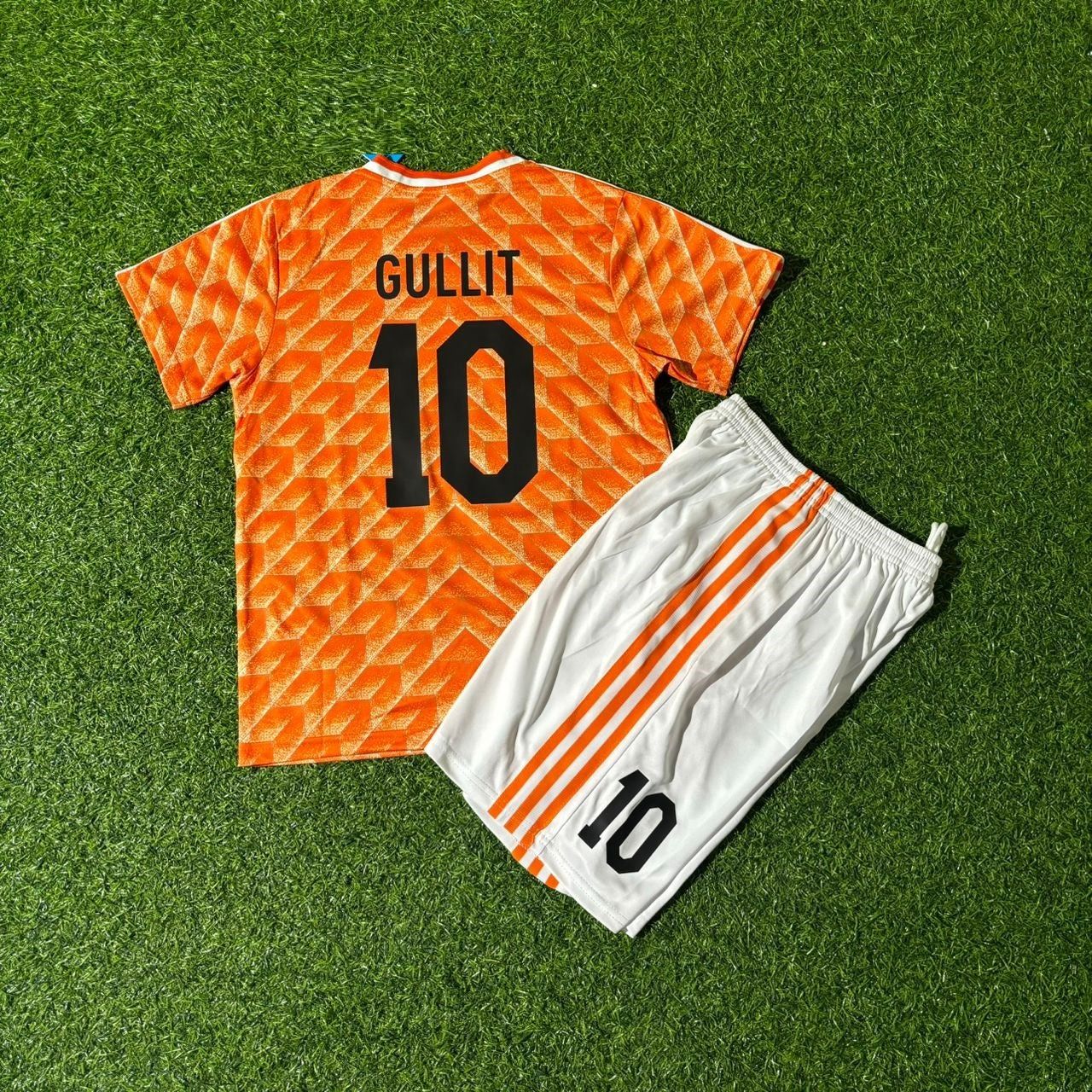 Netherlands 1988 Ruud Gullit Retro Football Jersey detail view