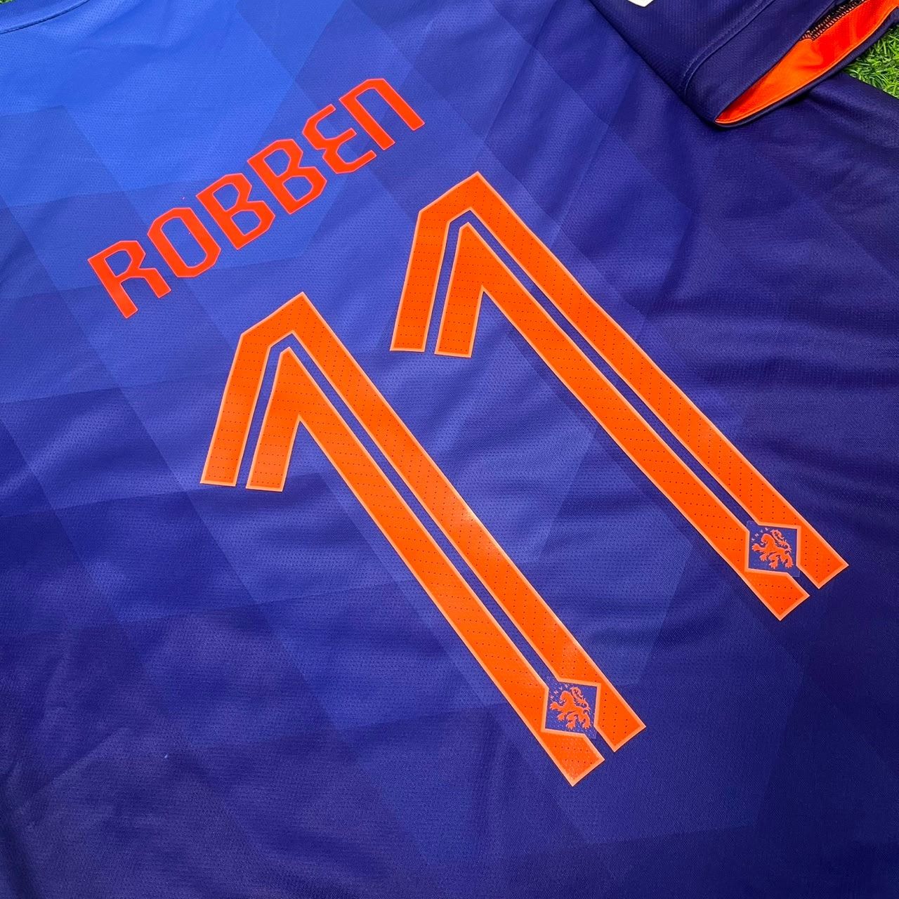 Netherlands 2014 World Cup Arjen Robben Retro Football Jersey detail view