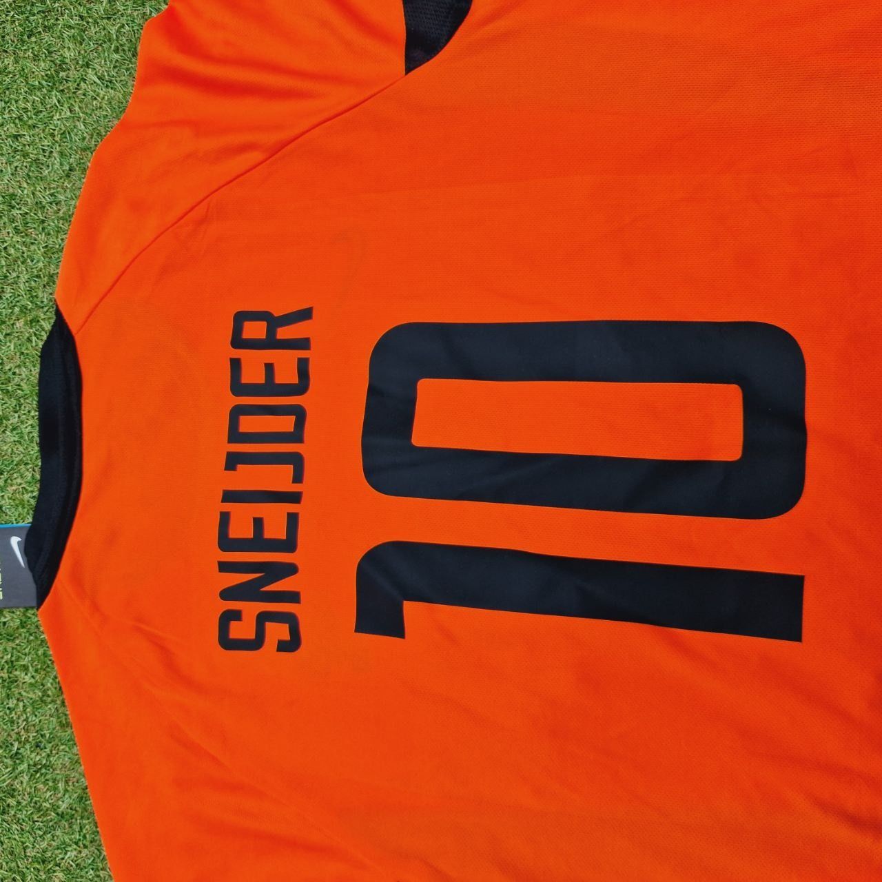 Netherlands Retro Football Jersey detail view