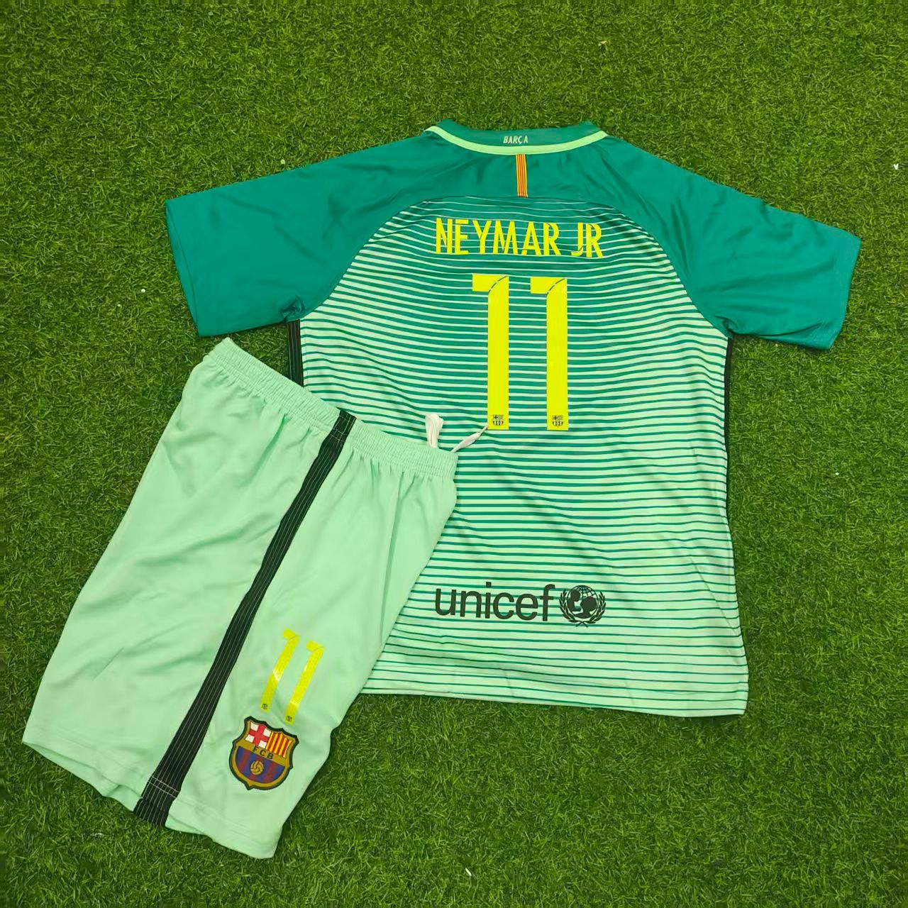 Barcelona Neymar Jr 2016/2017 Kids Retro Football Jersey