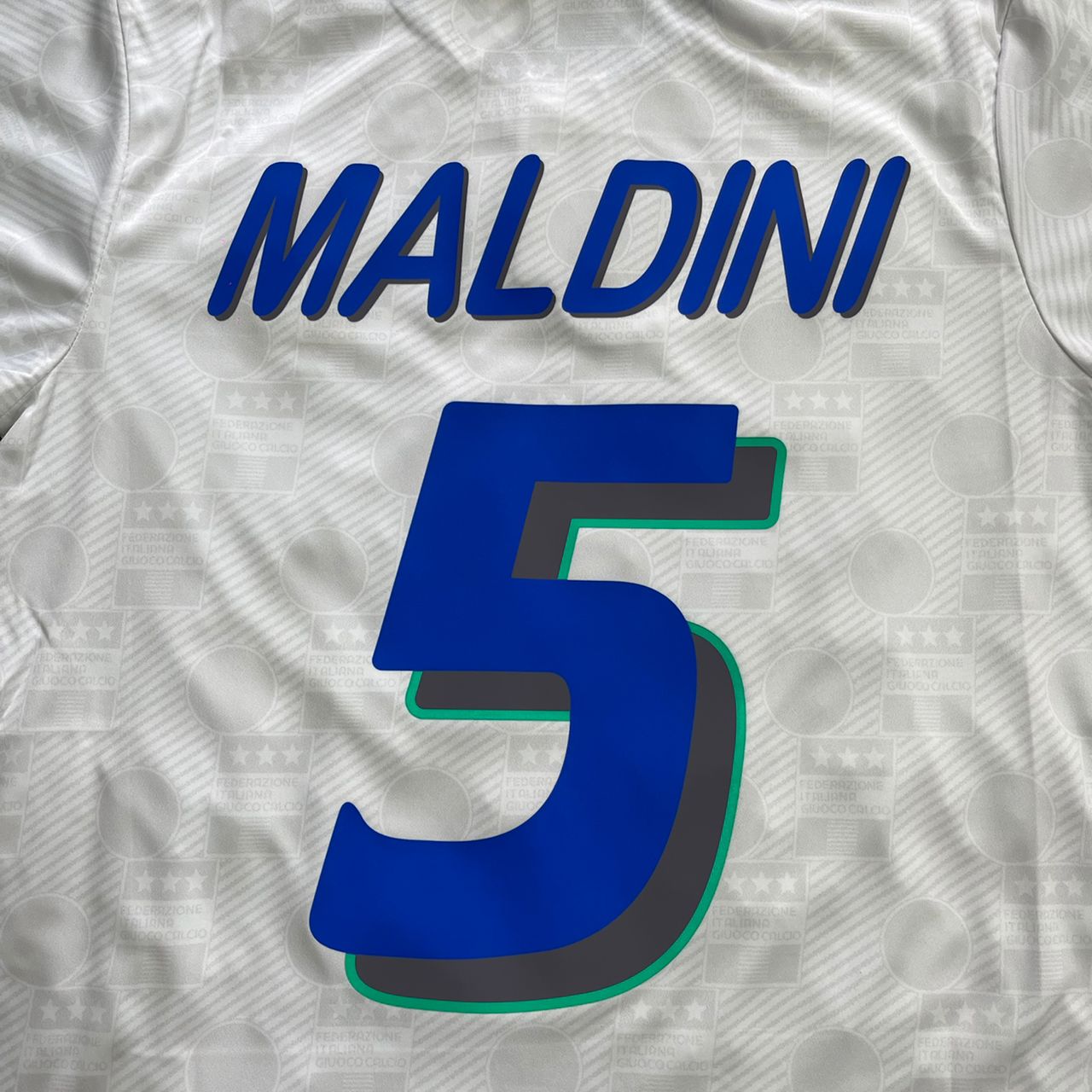 Italy World Cup 1994 Paolo Maldini Retro Football Jersey Kit