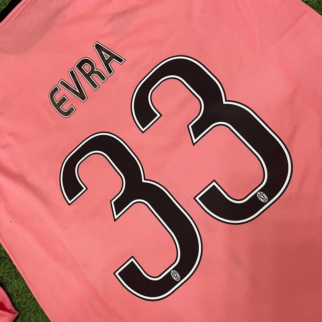 Patrice Evra Juventus Pink Retro 2015-2016 Pink Football Jersey