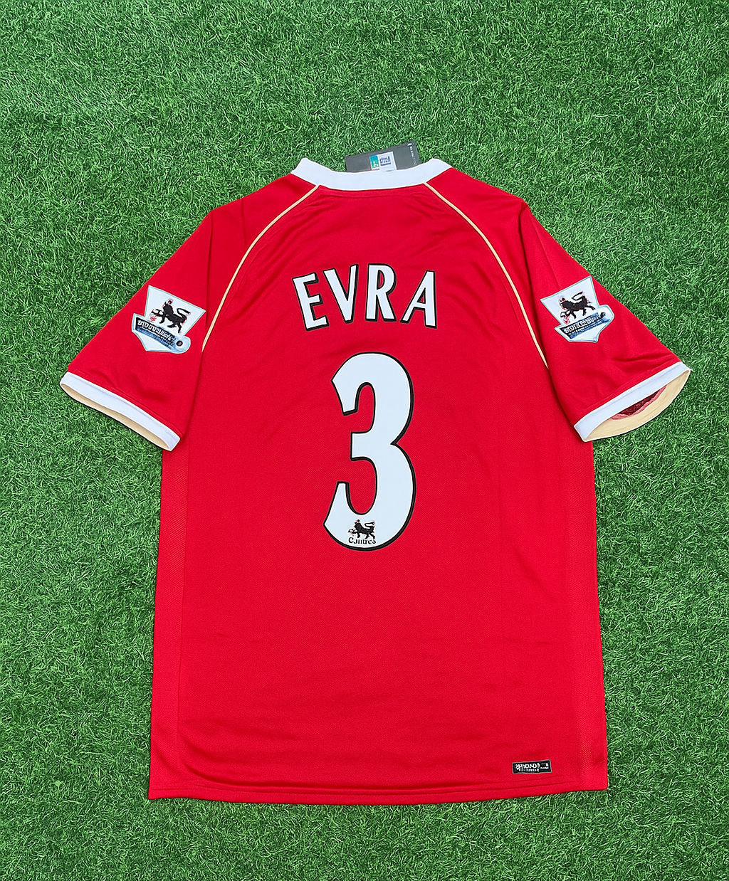 Patrice Evra Manchester United Retro 2005 - 06 Retro Football Jersey Kit