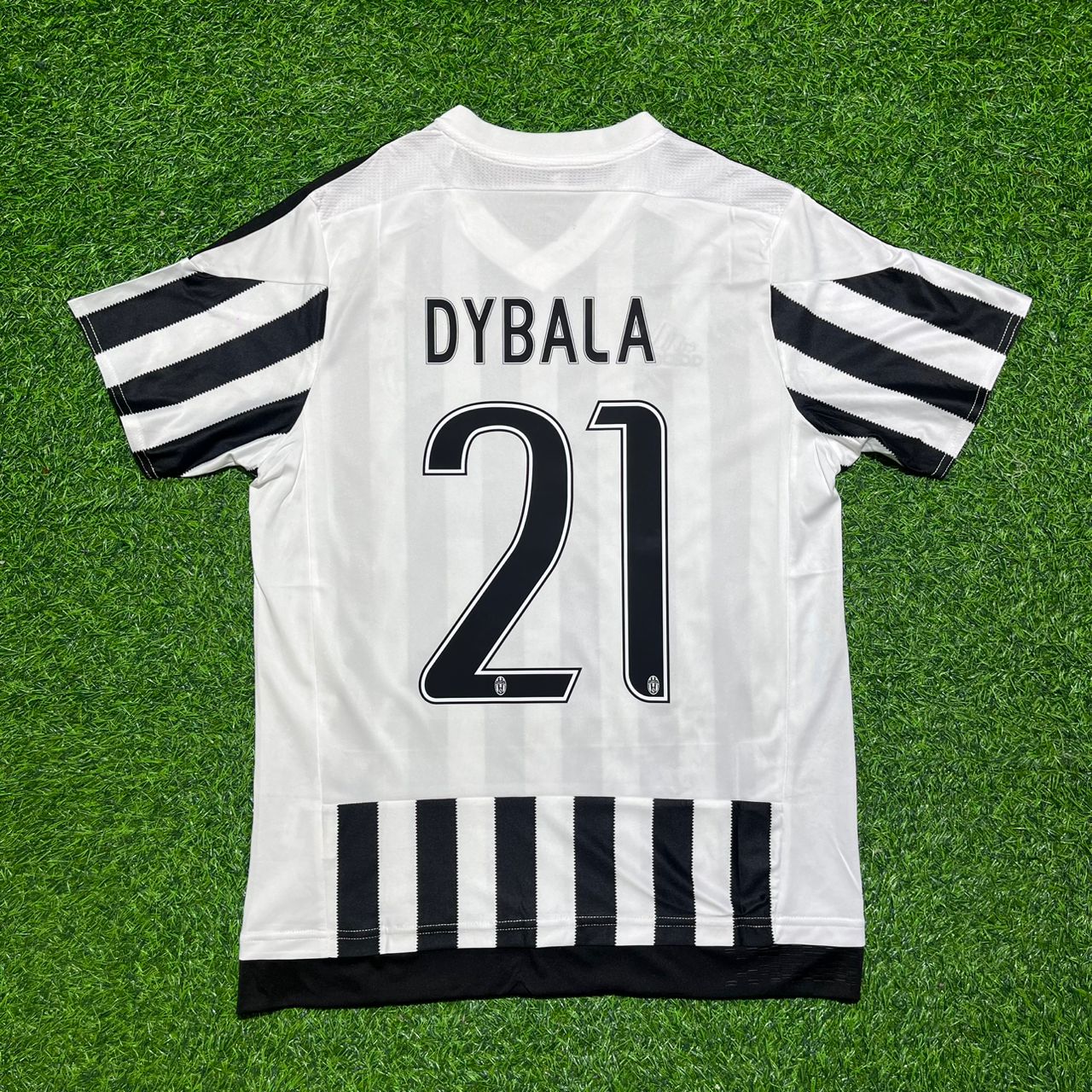 Paulo Dybala 21-Juventus 2015-2016 Retro Home Football Jersey