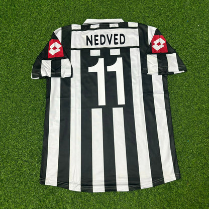 Pavel Nedvěd Juventus 2001-2002 Season Retro Football Jersey Kit