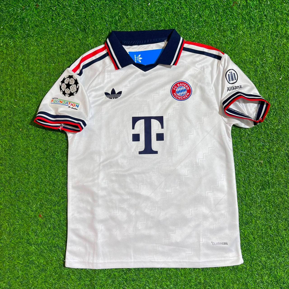 Michael Olise 17 Bayern Munchen 2027 Away