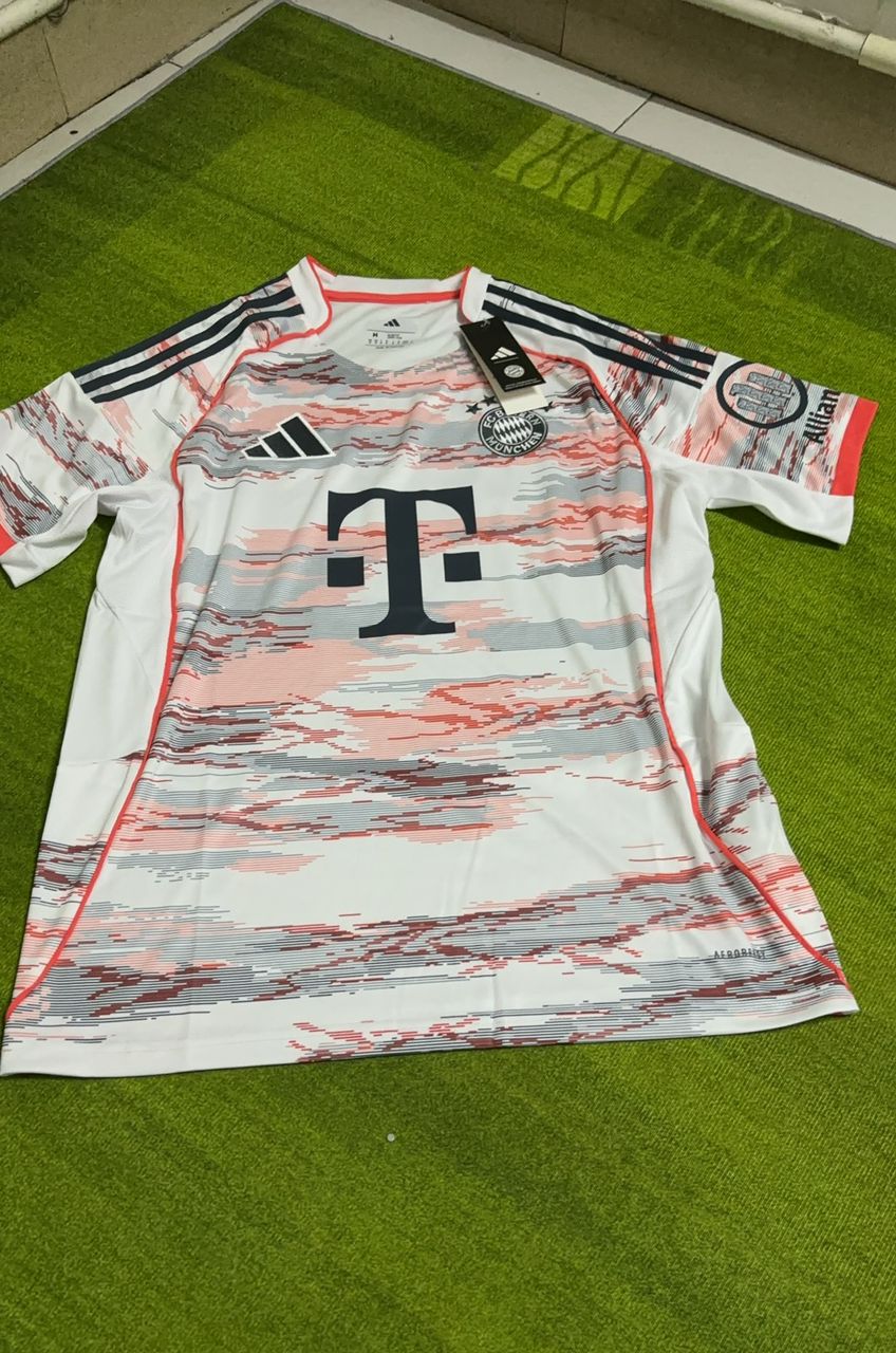 Michael Olise 17 Bayern Munchen Away