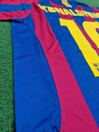 Ronaldinho #10 Barcelona 2005-2006 Long Sleeve Retro Football Jersey