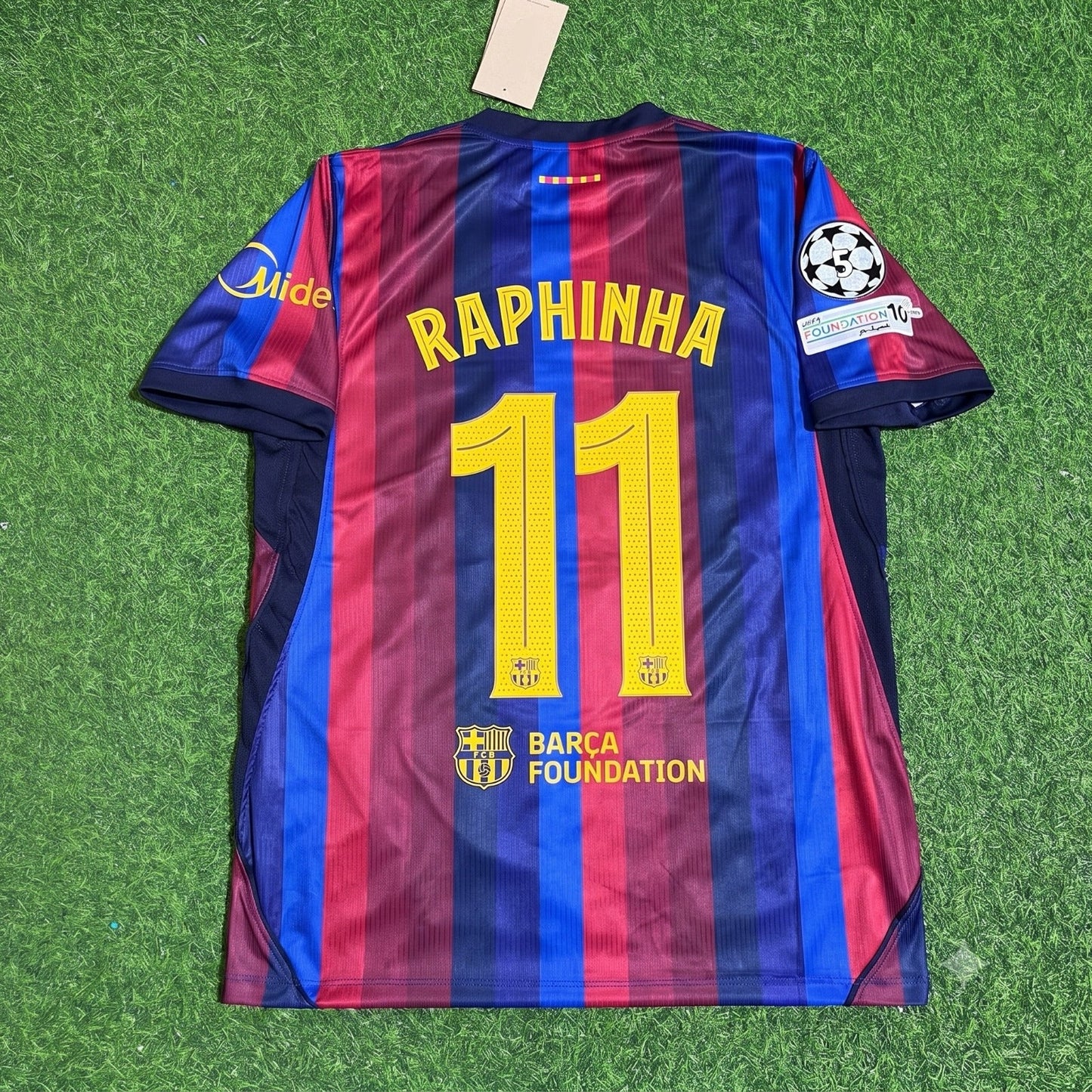 Raphinha #11 Barcelona 2027 Champions League Patch Home Football Jersey