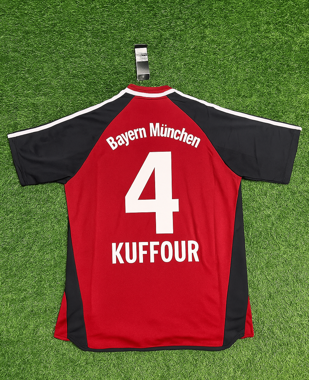 Samuel Kuffour Bayern Munich 2001/2002 Red Retro Football Jersey Kit
